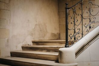 escalier-d-une-maison-ancienne